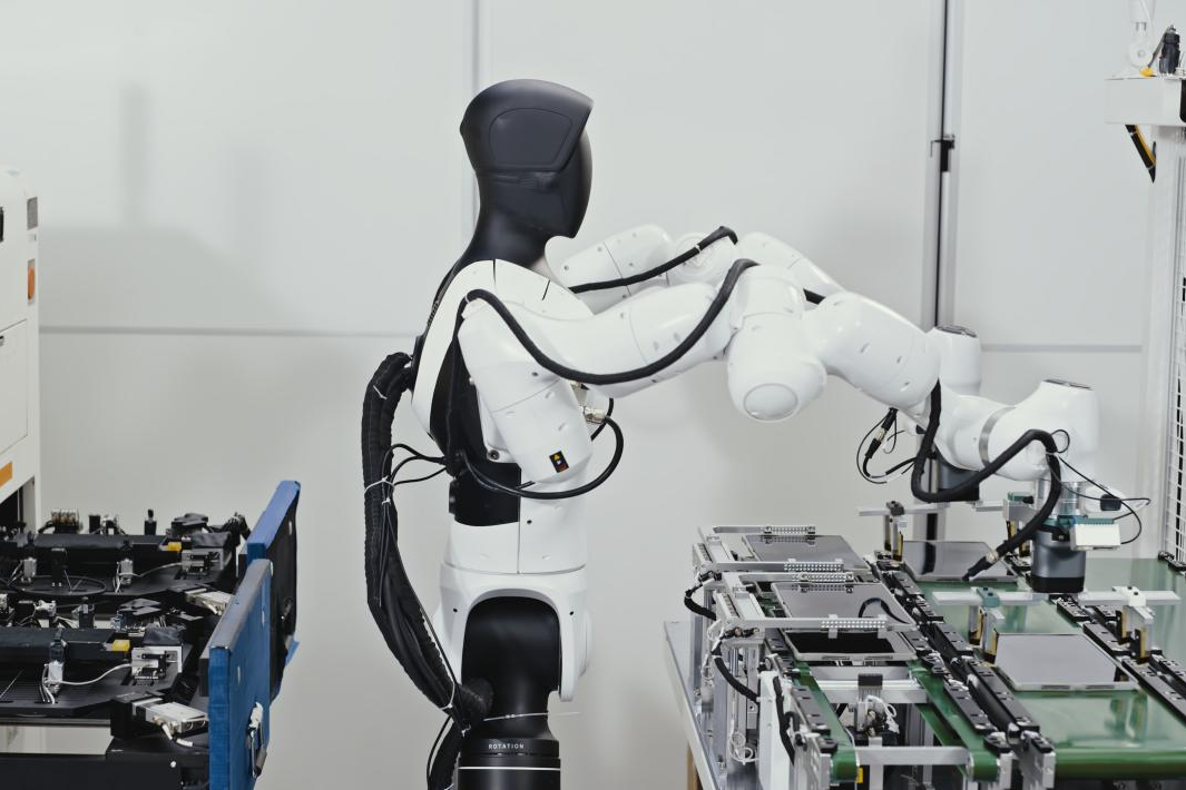 智元机器人真机强化学习落地工业产线，开启...